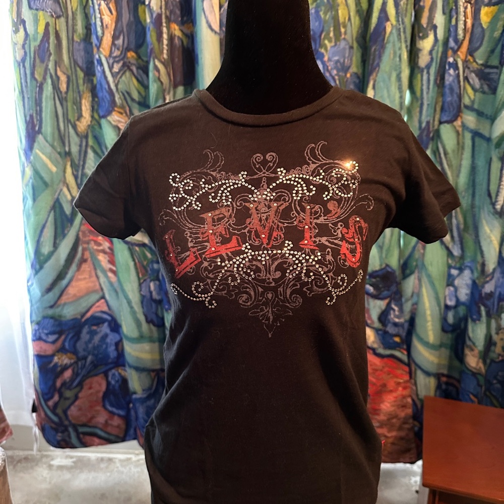 Lightly used Ladies’ Levi's Black Tee with Red Graphic